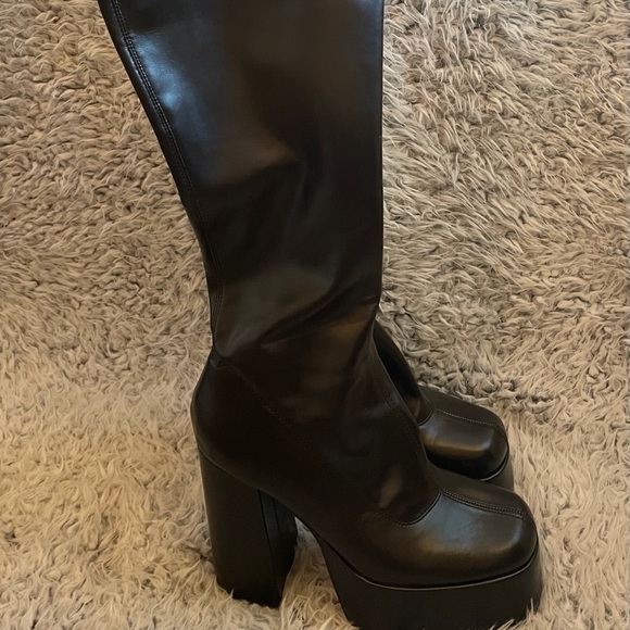SOLD ‼️ Naked Wolfe Look-Alike Tall Boot - Picture 3 of 5